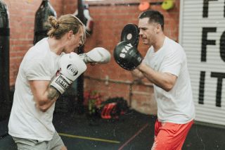 twee boksende mannen training